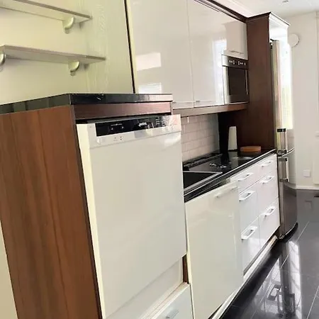 Cozy Near Santa Village W Free Parking *