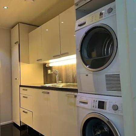 Cozy Near Santa Village W Free Parking *